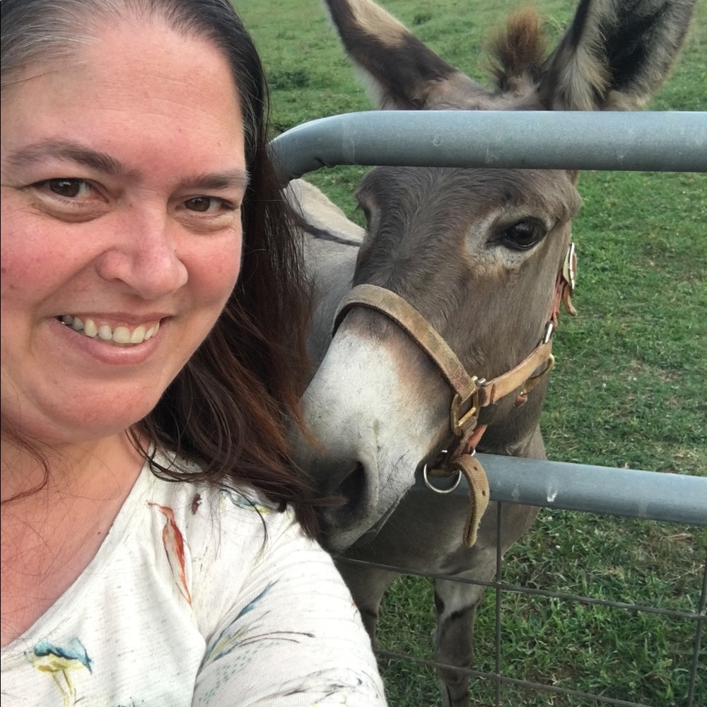 Meet your Posher, Sandi ☀️